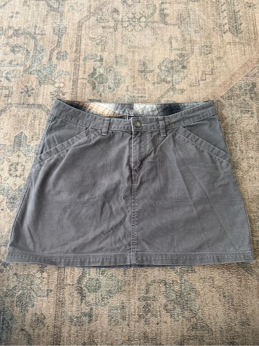 Patagonia charcoal mini skirt with front pockets 100% Cotton